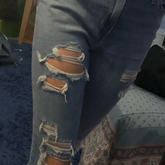 LEVIS HIGH RISE JEANS - Picture 2 of 4